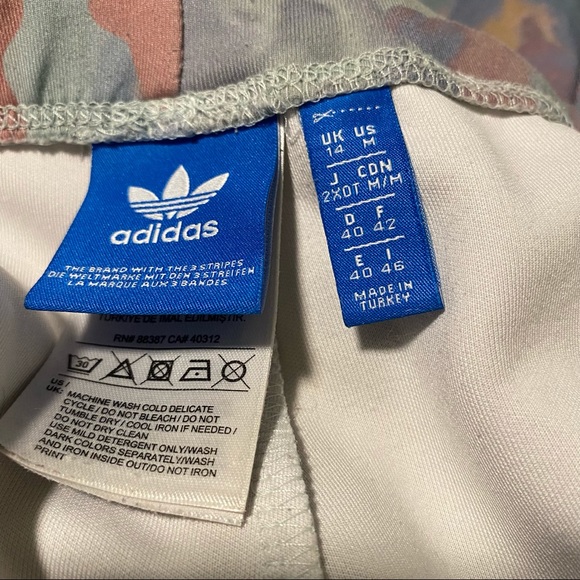 Adidas Trefoil Watercolor Leggings Size Medium - Picture 5 of 5